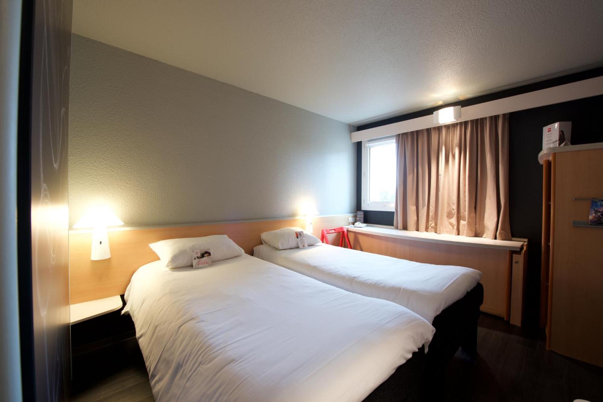 Hotel Ibis Pau Lescar Pokoj fotografie