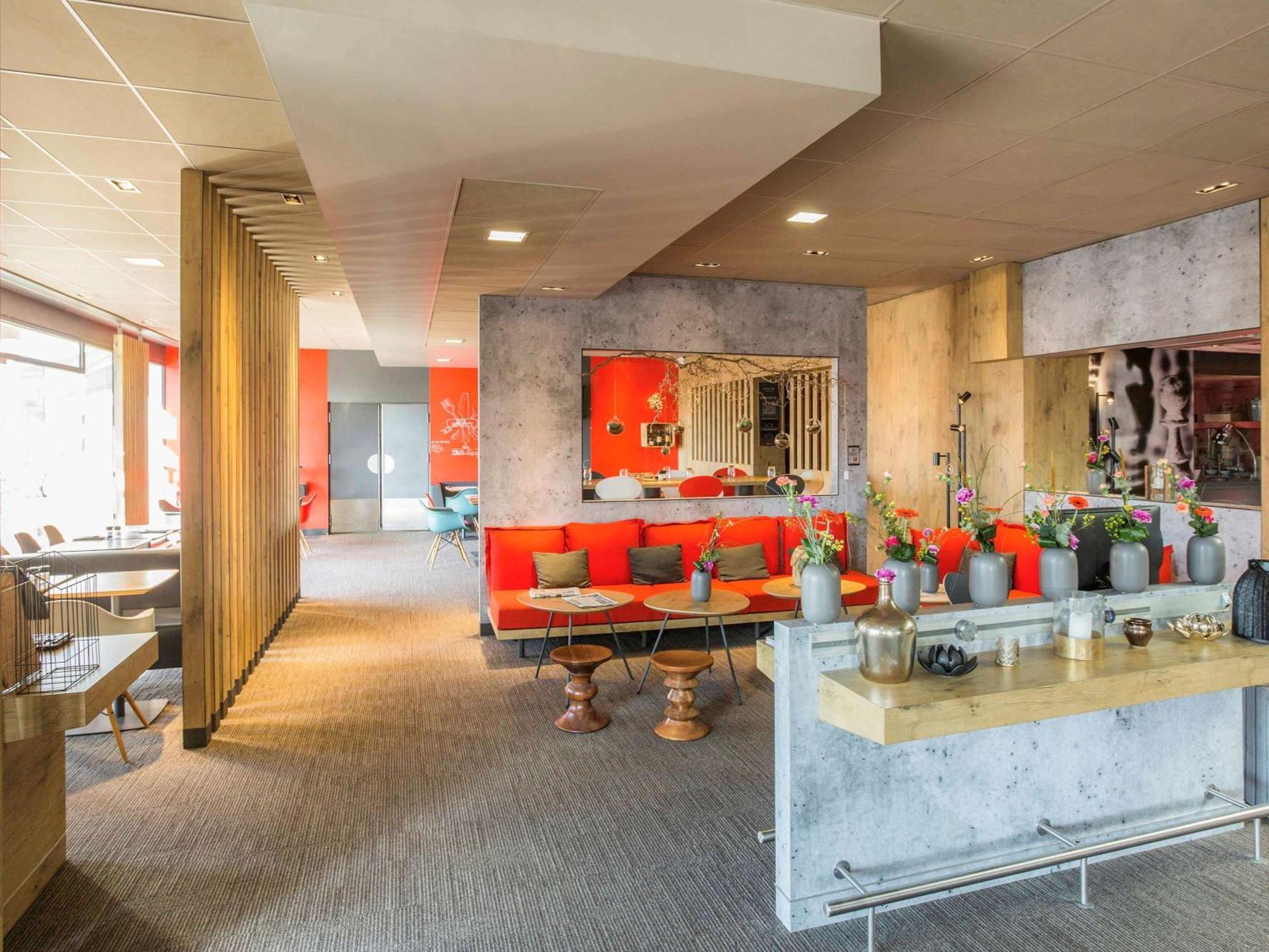 Hotel Ibis Pau Lescar Exteriér fotografie