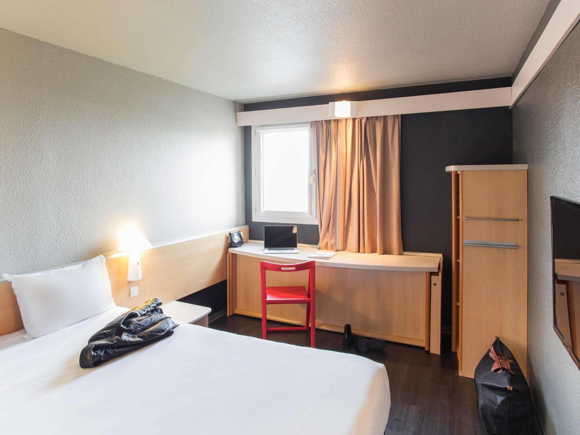 Hotel Ibis Pau Lescar Exteriér fotografie