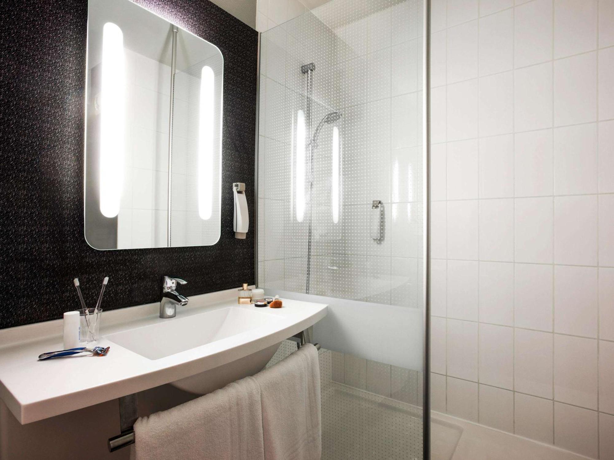 Hotel Ibis Pau Lescar Exteriér fotografie