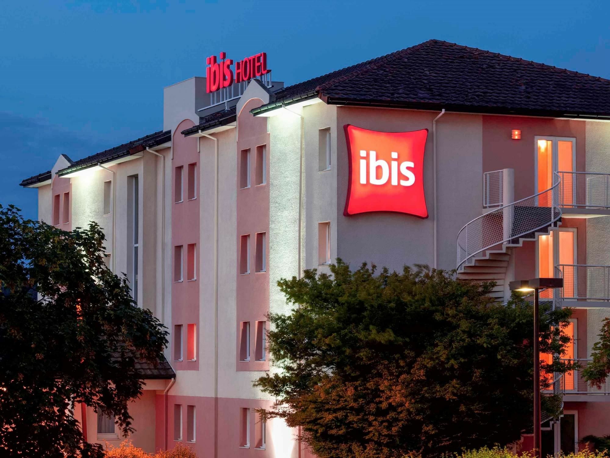 Hotel Ibis Pau Lescar Exteriér fotografie