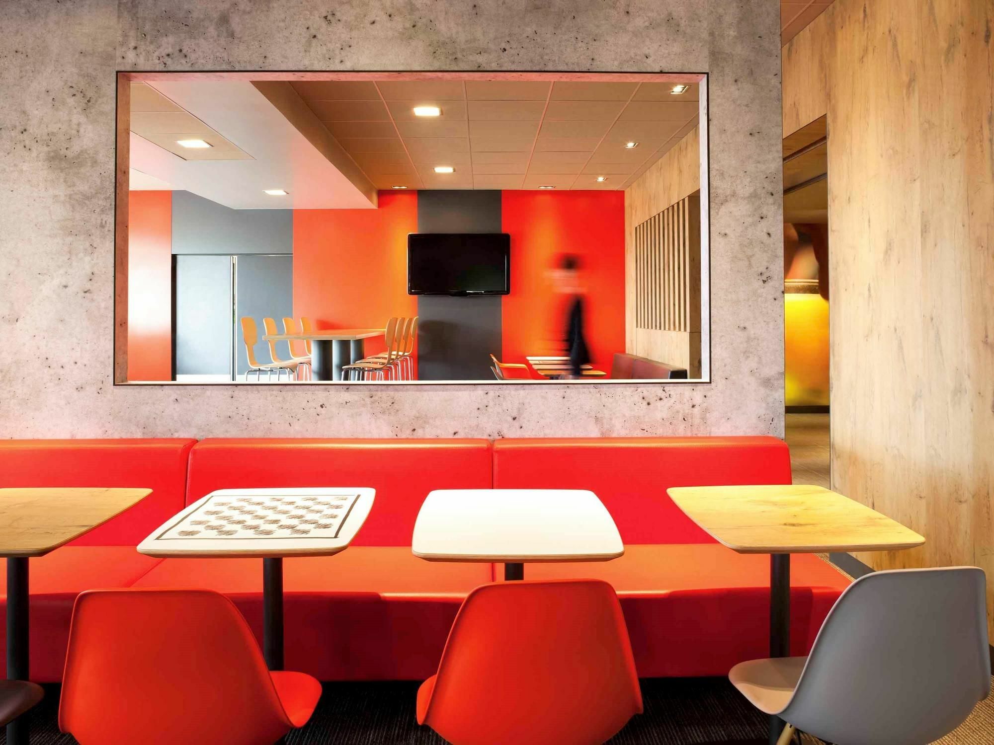 Hotel Ibis Pau Lescar Exteriér fotografie